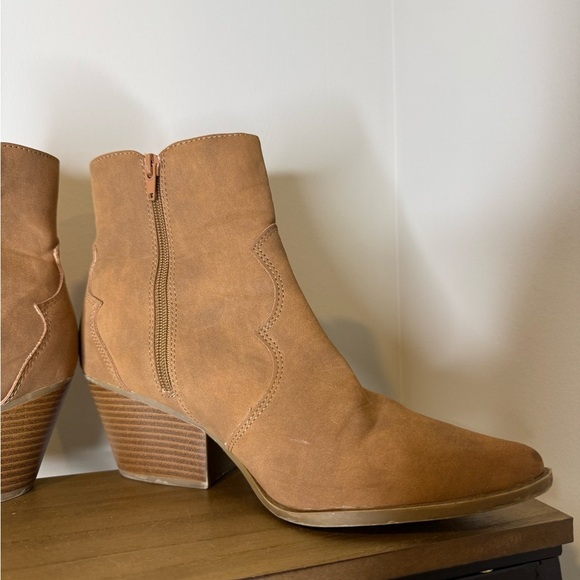 Indigo Rd Tan Ankle Boots - Picture 5 of 11